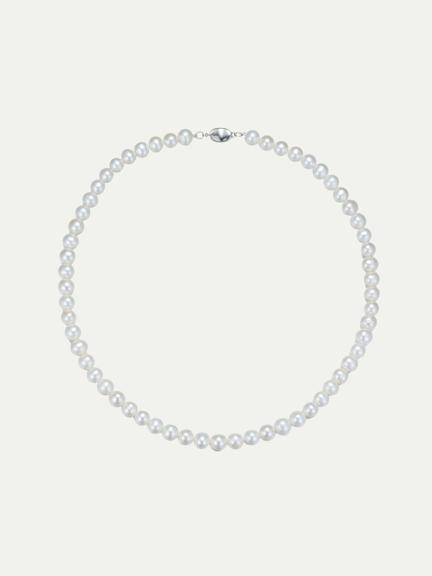 Plain pearl necklace
